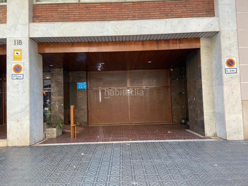 Foto b5ba33be-2309-48e0-bcdd-3652c67573c0. Aparcament cotxe a Fort Pienc Barcelona