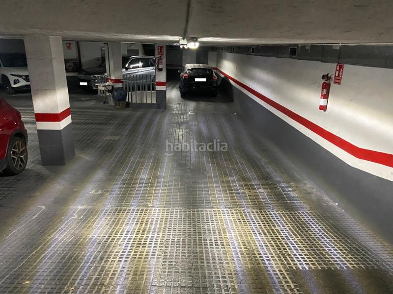 Foto bd967038-8418-43c7-8775-305cdf039b42. Aparcament cotxe a Fort Pienc Barcelona