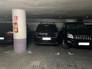 Aparcament cotxe  Padua. Plaza de parking en barcelona en putget i farro  padua