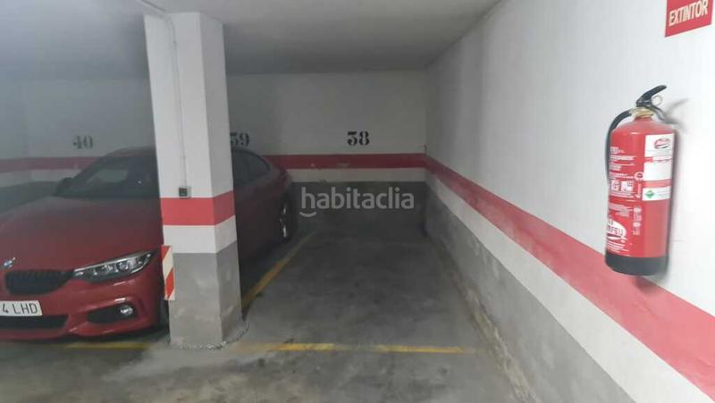 Foto 402f7961-d82c-4204-9c92-b0f3071c5c43. Motorcycle parking in El Mercat Valencia