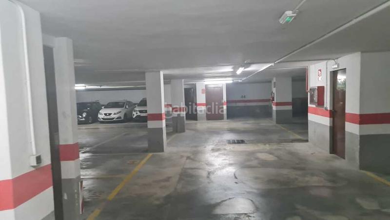 Foto bb3e20c1-f7b3-432b-9cfb-579410ce1f69. Motorcycle parking in El Mercat Valencia