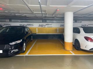 Parking coche en Marina