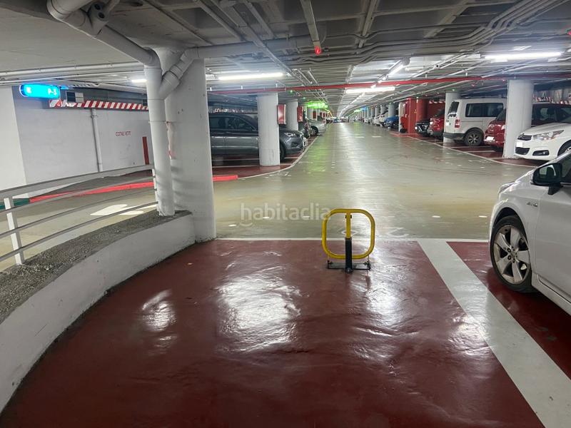 Foto d4c6de30-9971-4ebd-98b9-10287584b3ca. Parking coche plaza de parking en el Fort Pienc plaça de les arts en Barcelona