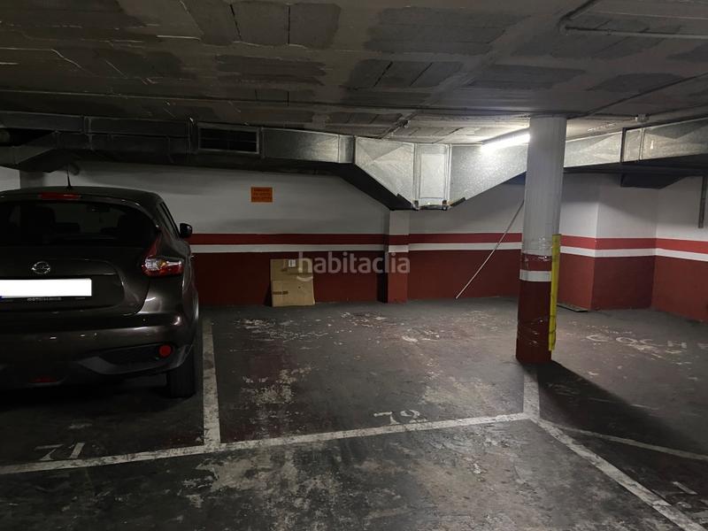 Foto 22c46a88-416d-45e5-bc5d-89128649ff71. Parking coche plaza de parking en montjuic gran via corts catalanes en Barcelona