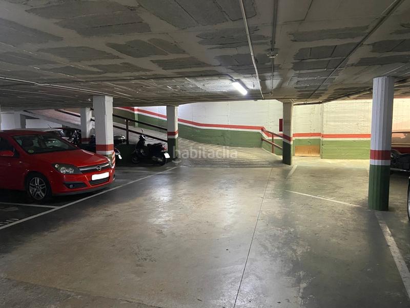 Foto 90c13a9a-2c8e-40b0-8667-2e9355ff2bcf. Parking coche plaza de parking en montjuic gran via corts catalanes en Barcelona