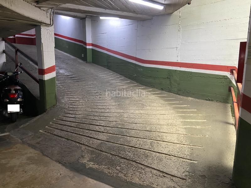 Foto d8583561-00f5-4d70-94c3-1d5978243aad. Parking coche plaza de parking en montjuic gran via corts catalanes en Barcelona