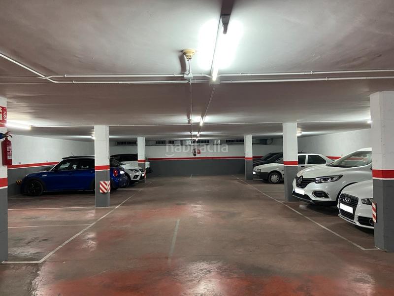 Foto da31f8c1-7449-42d6-9a99-c669014746f1. Parking moto dans Roses-Castellbell Sant Feliu de Llobregat