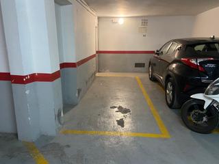 Aparcament de moto  Evarist arnus. Plaza de parking en barcelona en les corts  evarist arnus