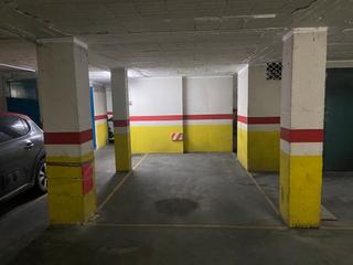Aparcament cotxe  Rambla de badal. Plaza de parking en barcelona en sants  rambla de badal
