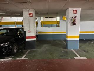 Parking coche en Napols