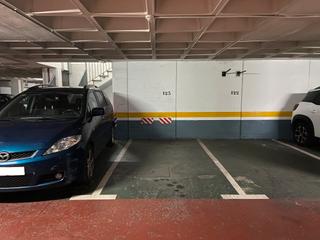 Parking coche en Napols