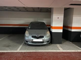 Aparcament cotxe  Diputacio. Plaza de parking en barcelona en eixample esquerra  diputacio