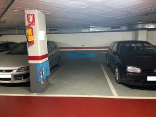 Aparcament cotxe  Mallorca. Plaza de parking en barcelona en el fort pienc  mallorca