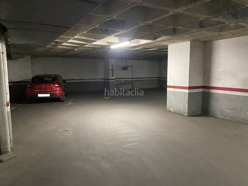 Foto d811e1e9-53d7-412e-be6c-cedc13e9989e. Aparcament cotxe a Barri de les Corts Barcelona