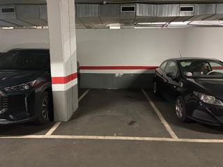 Aparcament cotxe  Brossa. Plaza de parking en barcelona en porta  brossa