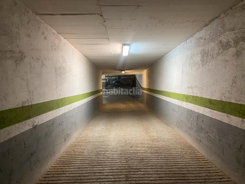 Foto c645aeca-906a-42a0-b27e-338ef12ad621. Car parking in Fort Pienc Barcelona