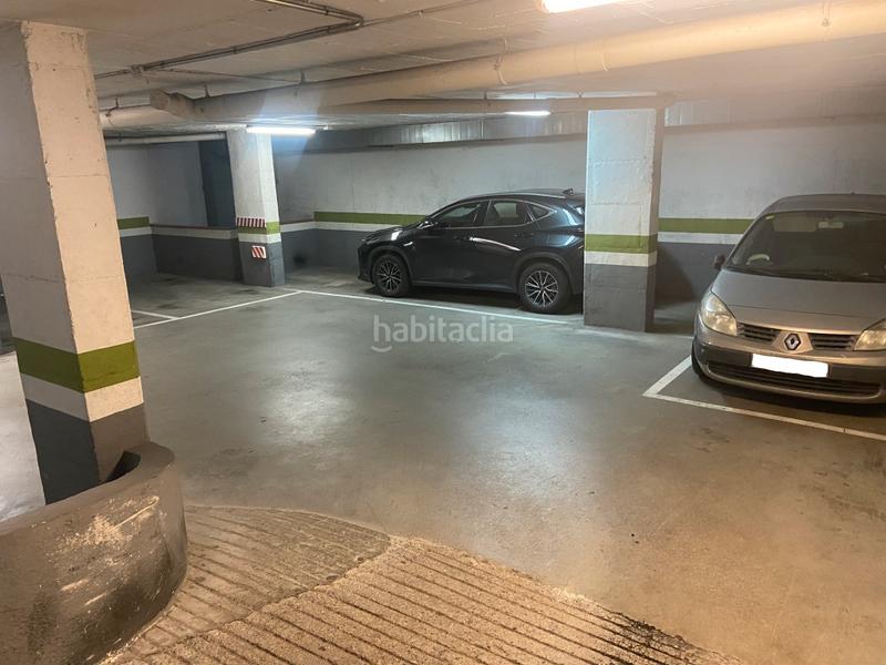 Foto eab8333c-a938-4121-a0d2-fceeef7553a1. Car parking in Fort Pienc Barcelona