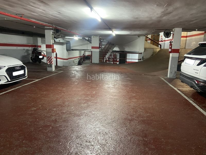 Foto be75af54-6eec-4599-9297-468559e2a17f. Aparcament cotxe a Fort Pienc Barcelona