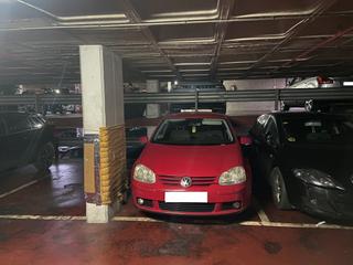 Parking coche en Avinguda Madrid