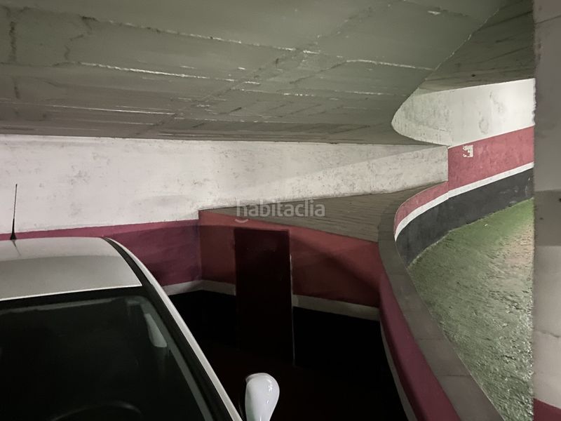 Foto 9ea588cd-1565-45f9-9bed-2dd893417a18. Aparcament cotxe a Sagrada Família Barcelona