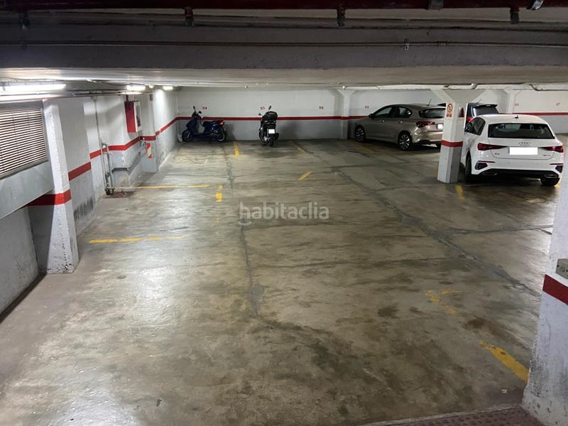 Foto a52cd4e4-7917-4f5a-86fc-1906075f8be1. Posto auto in Barri de les Corts Barcelona
