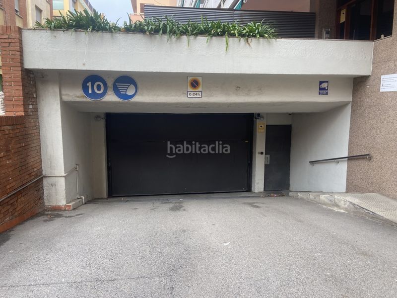 Foto e8864343-0d0f-4286-aef3-fb3f7d95dc72. Aparcament cotxe a Barri de les Corts Barcelona
