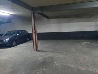 Aparcament cotxe a Cardenal Benlloch, Avenida