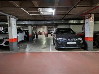 Aparcament cotxe a Calle Jesús Aprendiz