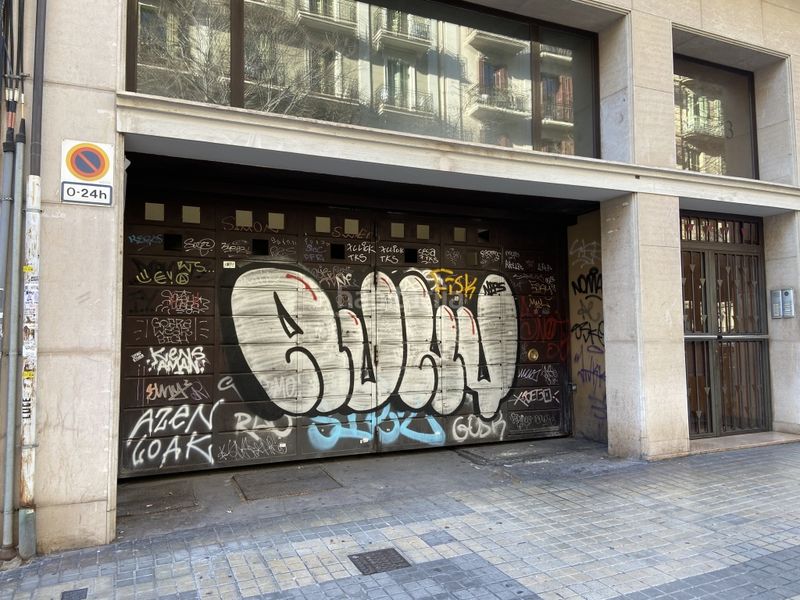 Foto 00ff178b-22e4-4dd2-b5a6-78df19b0b250. Aparcament cotxe a L´Antiga Esquerra de l´Eixample Barcelona