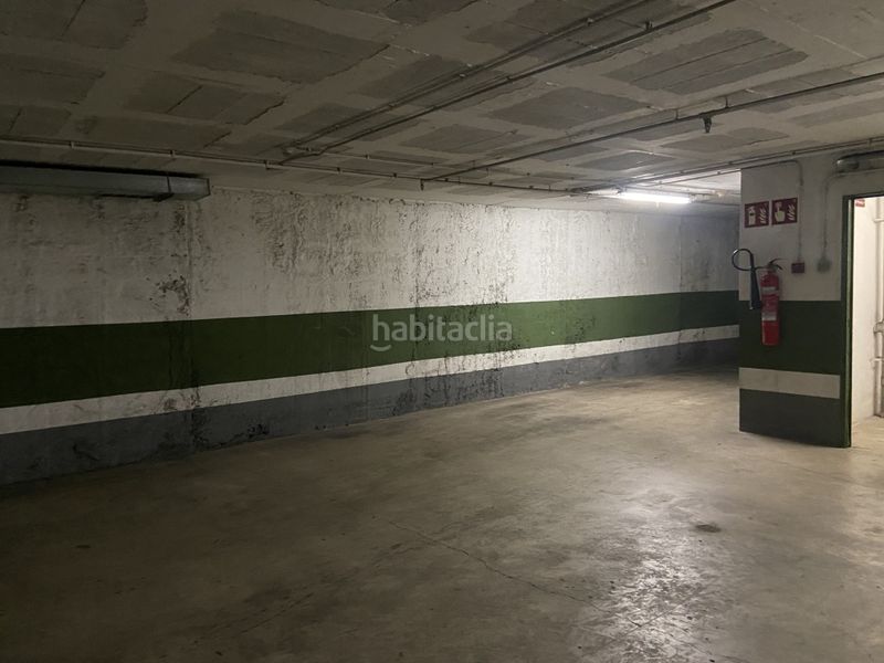 Foto a7c5df19-4de3-463a-8b11-51fb8cb7dc02. Aparcament cotxe a L´Antiga Esquerra de l´Eixample Barcelona