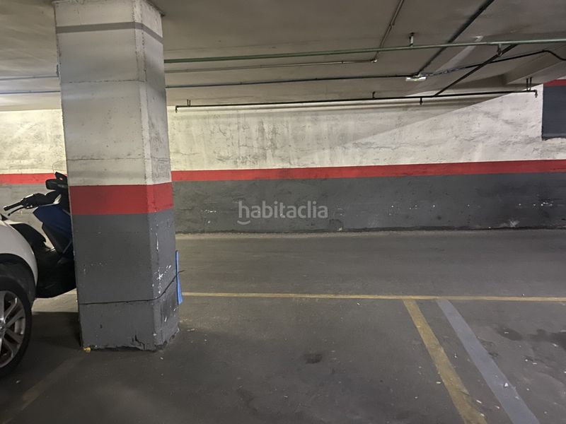 Foto c7b993a5-1245-48ef-8ffd-b0912440fafa. Aparcament cotxe a Sants Barcelona