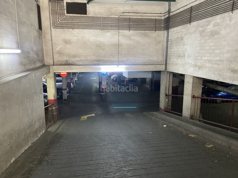 Foto d395b652-bee4-4340-9cfd-f25378715baa. Aparcament cotxe a Sants Barcelona