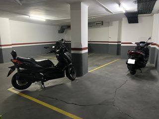Aparcament de moto a Parellada