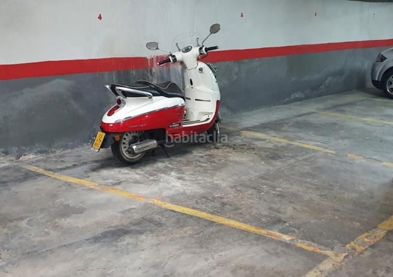 Foto c3393725-d677-4c61-95cf-3269a97e8bdd. Parking voiture dans Arrancapins Valencia