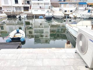 Casa  Port empuries 64. Casa a estrenar junto al canal en empuriabrava