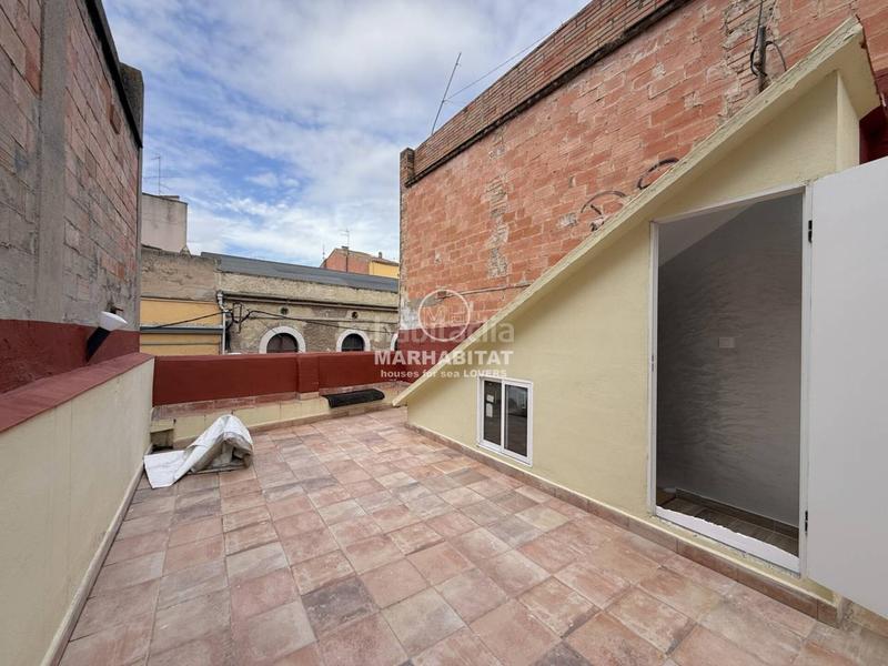 Foto 32a0d5a8-f5e0-4a1a-b8ad-162d0feed7d9. Casa  en venta en Centre Figueres