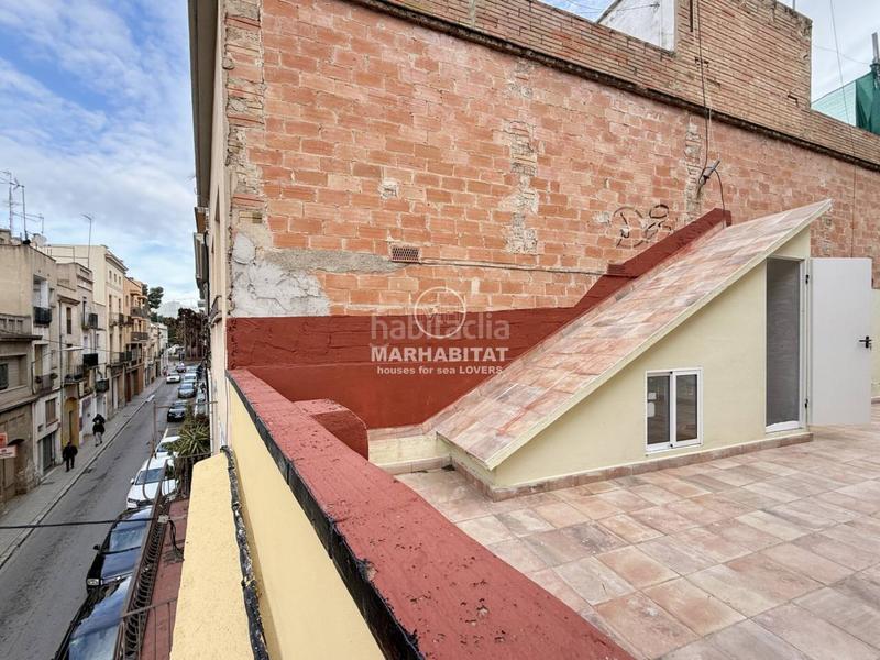 Foto 989b0e93-f274-41c8-8070-00c0d4f51b02. Casa  en venta en Centre Figueres