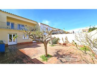 Casa  Provença. Casa con alma, luz natural y espacios exteriores en sant pere pe