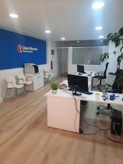Rent Business premise in Carrer marquès de càceres 52. Excelente local comercial