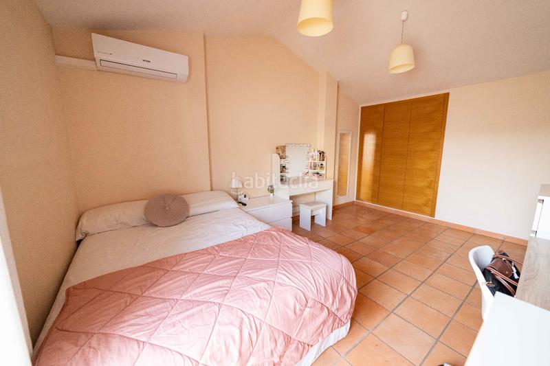 Foto b7c16da8-ff21-41f6-bf12-b55dd5cec73f. Casa a schiera con parcheggio in Pueblo Eliana (l´)