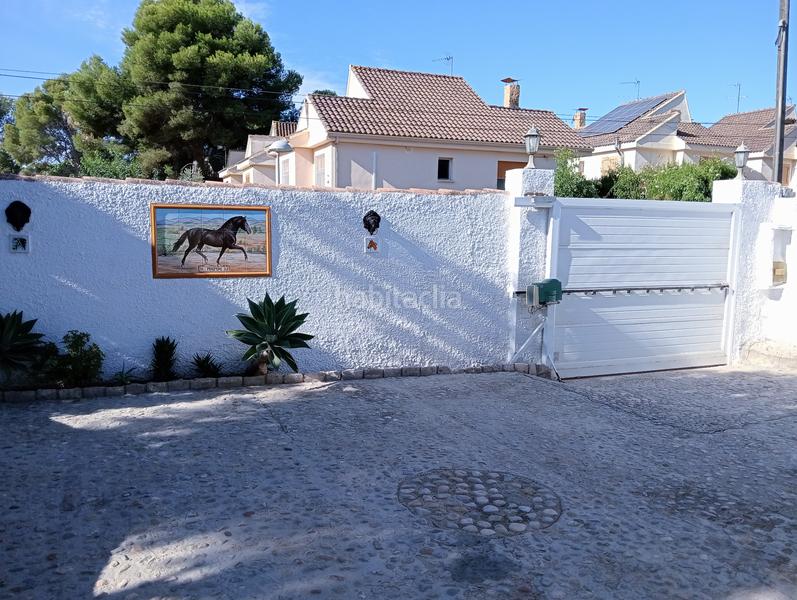 Foto d1881c38-c8dd-4641-a30f-e5a51cfe22f6. Chalet con riscaldamento parcheggio piscina in La Cañada Paterna