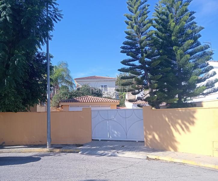 Foto d68ab66b-daae-4d93-9da7-79f9c0b851e4. Chalet  independiente en La Conarda Pobla de Vallbona (la)