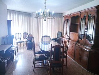 Rent Flat  Passeig de russafa 18. Vivienda para estudiantes