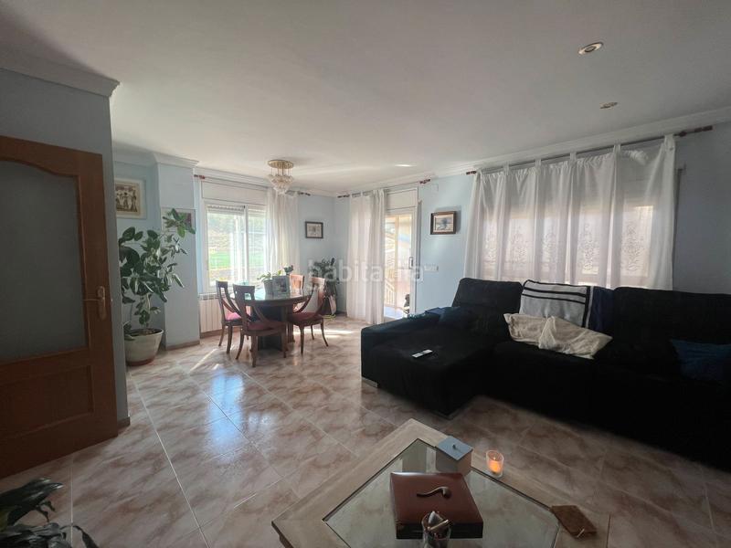 Foto ce5fcce5-d943-42ee-9dda-812cffa9a179. Casa adossada amb calefacció a Alcoletge