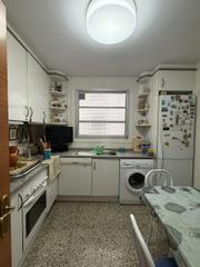 Appartement à Instituts-Universitat. Venta piso grande de origen en paseo de ronda, lleida