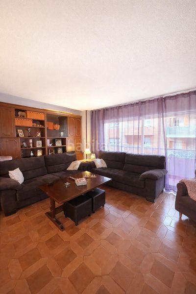 Foto f9572cd1-c974-4d63-a1b5-dd04bade755d. Pis amb calefacció a Instituts-Universitat Lleida