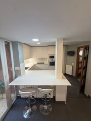 Etagenwohnung in Príncep de Viana-Clot-Xalets Humbert Torres. Piso en venta con dos plazas opcionales.