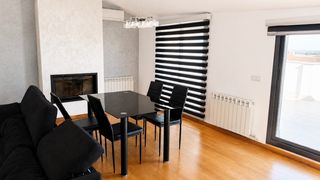 Zweistöckige Wohnung in Rosselló. Fantástico ático dúplex invertido en rosselló con dos terrazas,