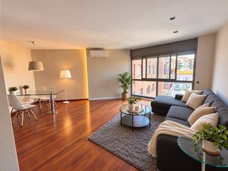 Apartment in Instituts-Universitat. Piso moderno y luminoso a 5 min a pie de la universidad