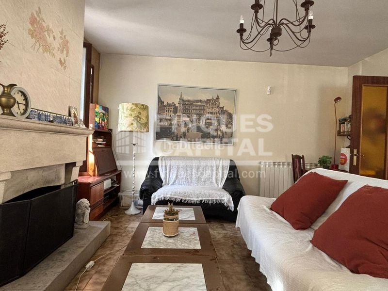 Foto 2a7cec50-dafc-4ff8-a13f-60276686ad83. Casa amb aparcament a La Mora Tarragona